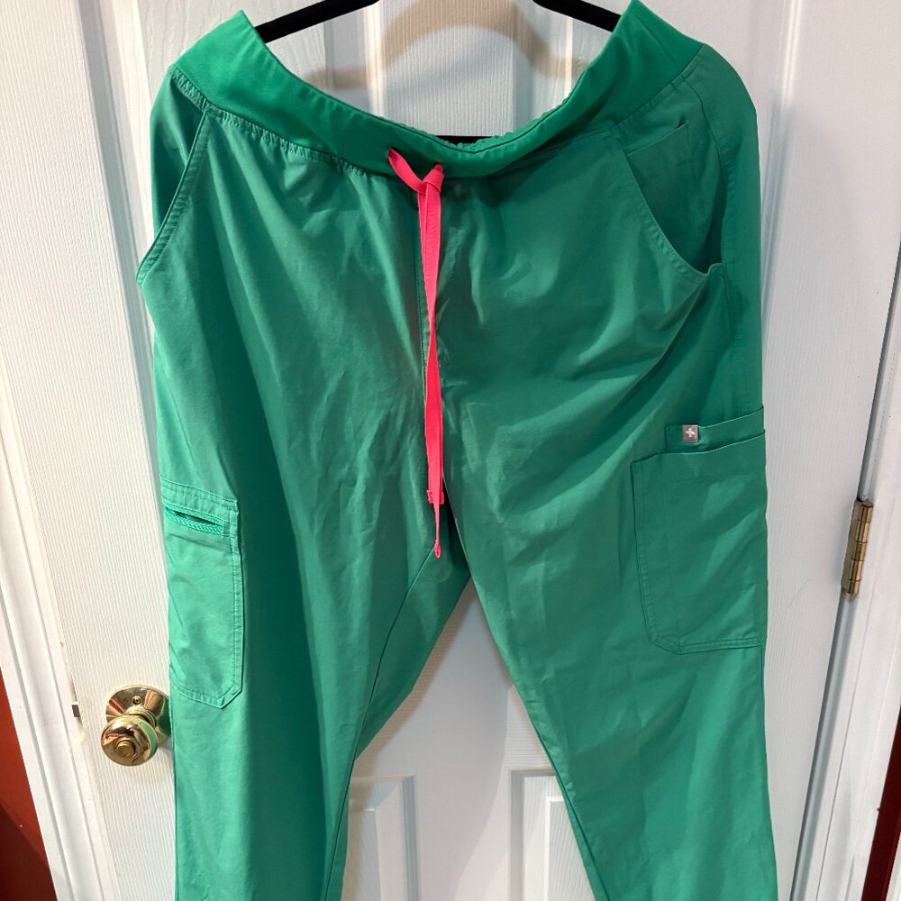 Figs Size Large Women's Scrub Pants in Green with Pink Drawstring